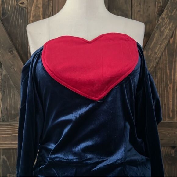 NWT CYCLAMEN Heart Shaped Velvet Short Gothic Bodycon Party Valentines Dress - Picture 7 of 14